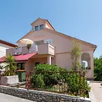 Seaside House - Ugljan - 18077 *